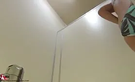 Two blonde girls pooping in same time