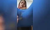 She shits in blue leggings