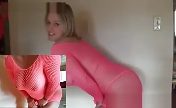 Blonde dumps a load