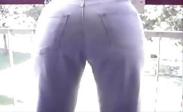 Shit in tight jeans
