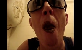 Lady eats her own poop