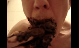 Blonde Shits on Her Face