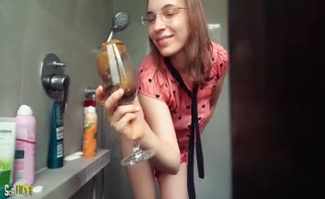 Redhead babe eats her own shit